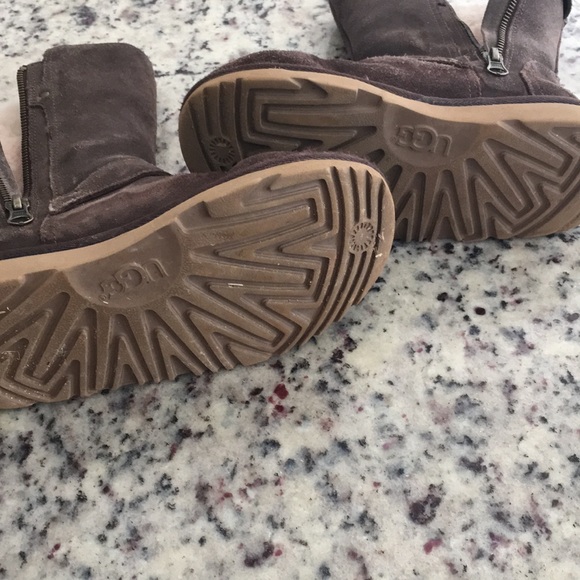 Girls Ugg Boots - Picture 7 of 7